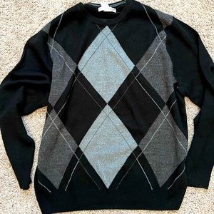 Geoffrey Beene Large Black and Gray Argyle Sweater